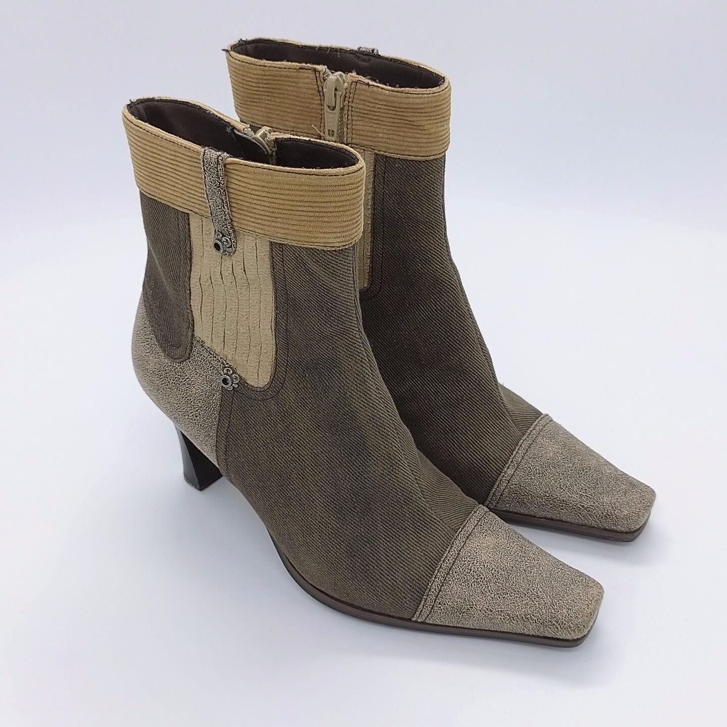 VS - Brown boots