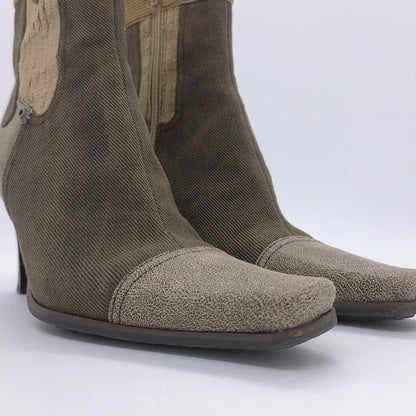 VS - Brown boots