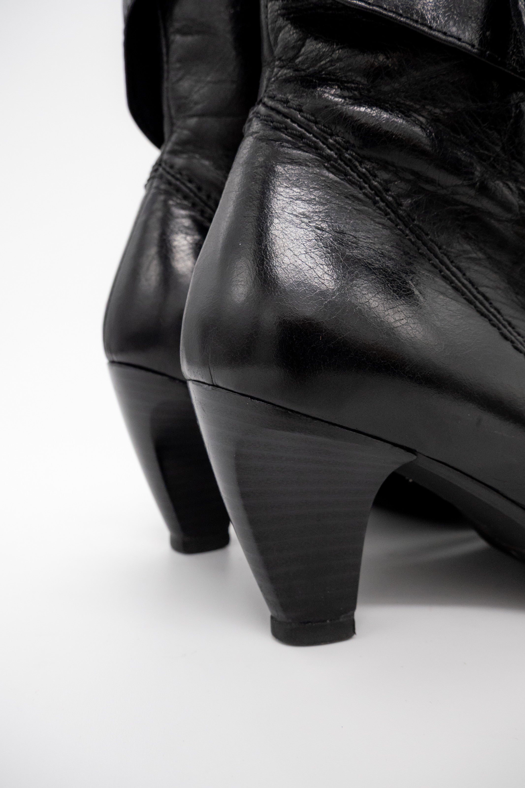 LAVORAZIONE ARTIGIANA  - Combat Black