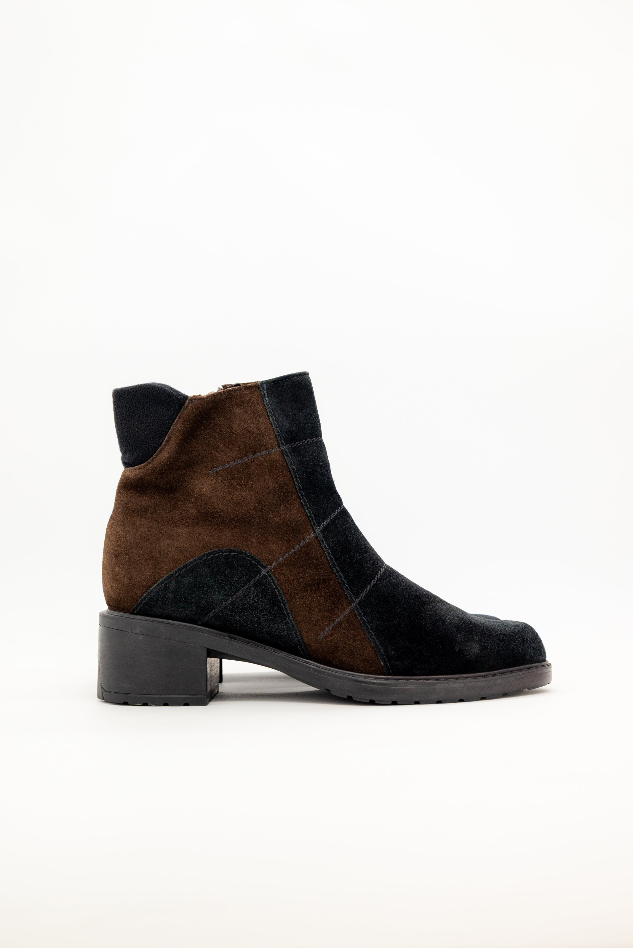 LA VALLÉ - Chelsea Brown