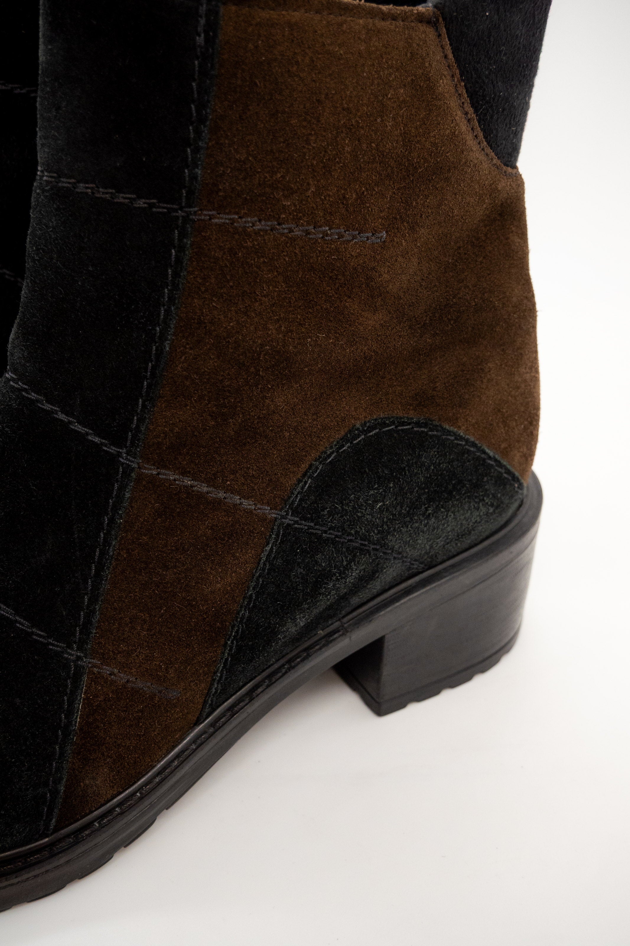 LA VALLÉ - Chelsea Brown