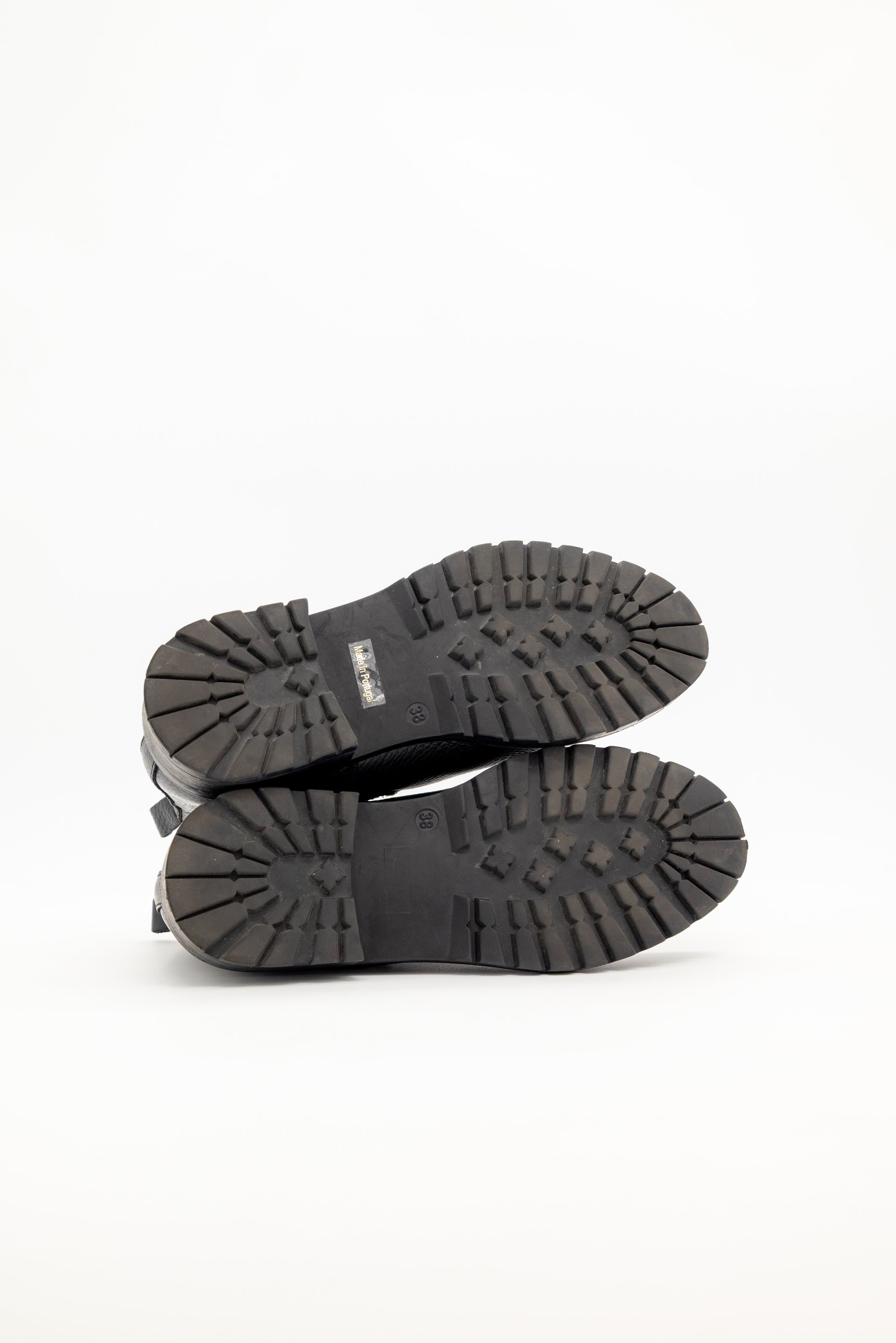 Free Monday - Chelsea Black