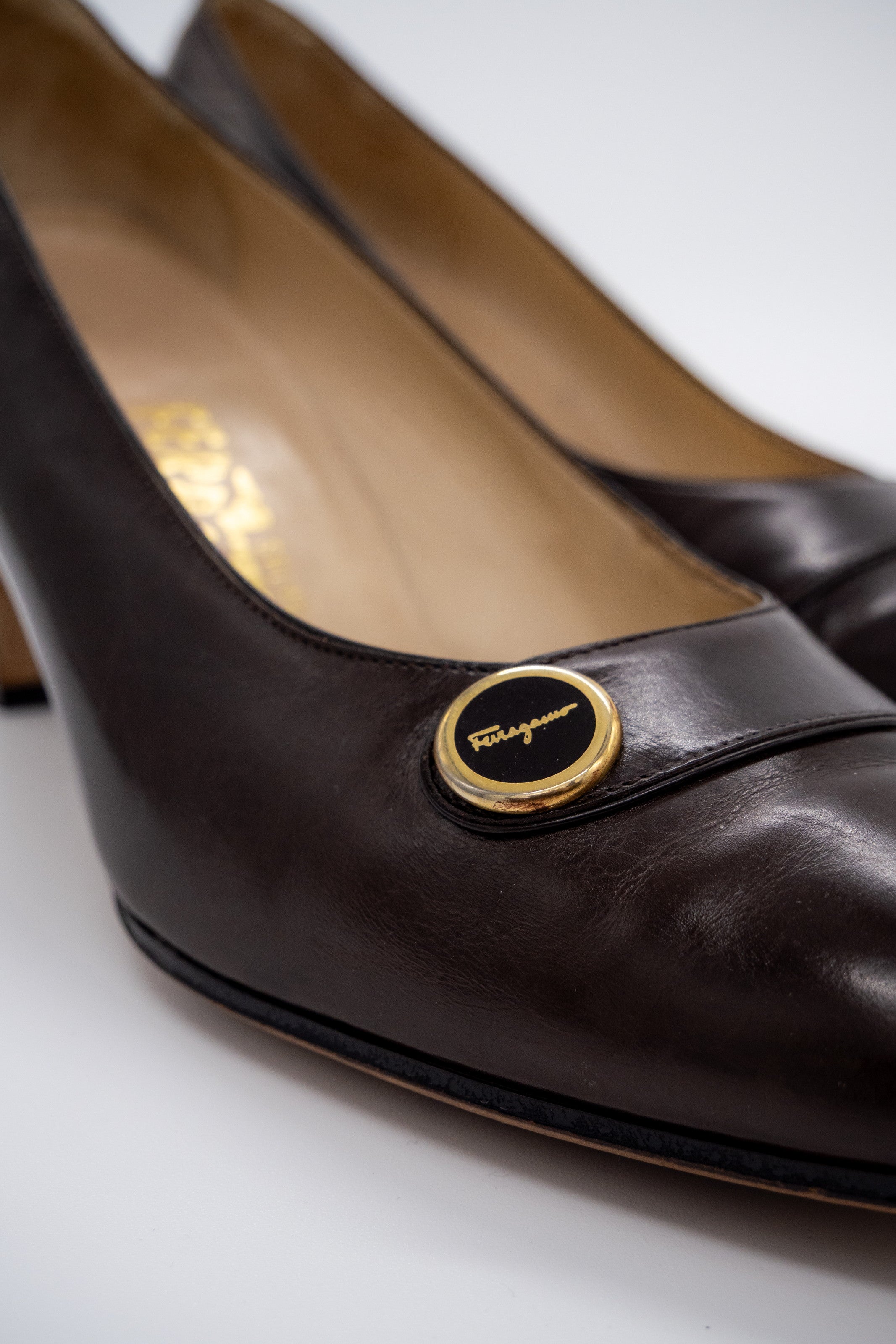 FERRAGAMO - Pump Dark-brown